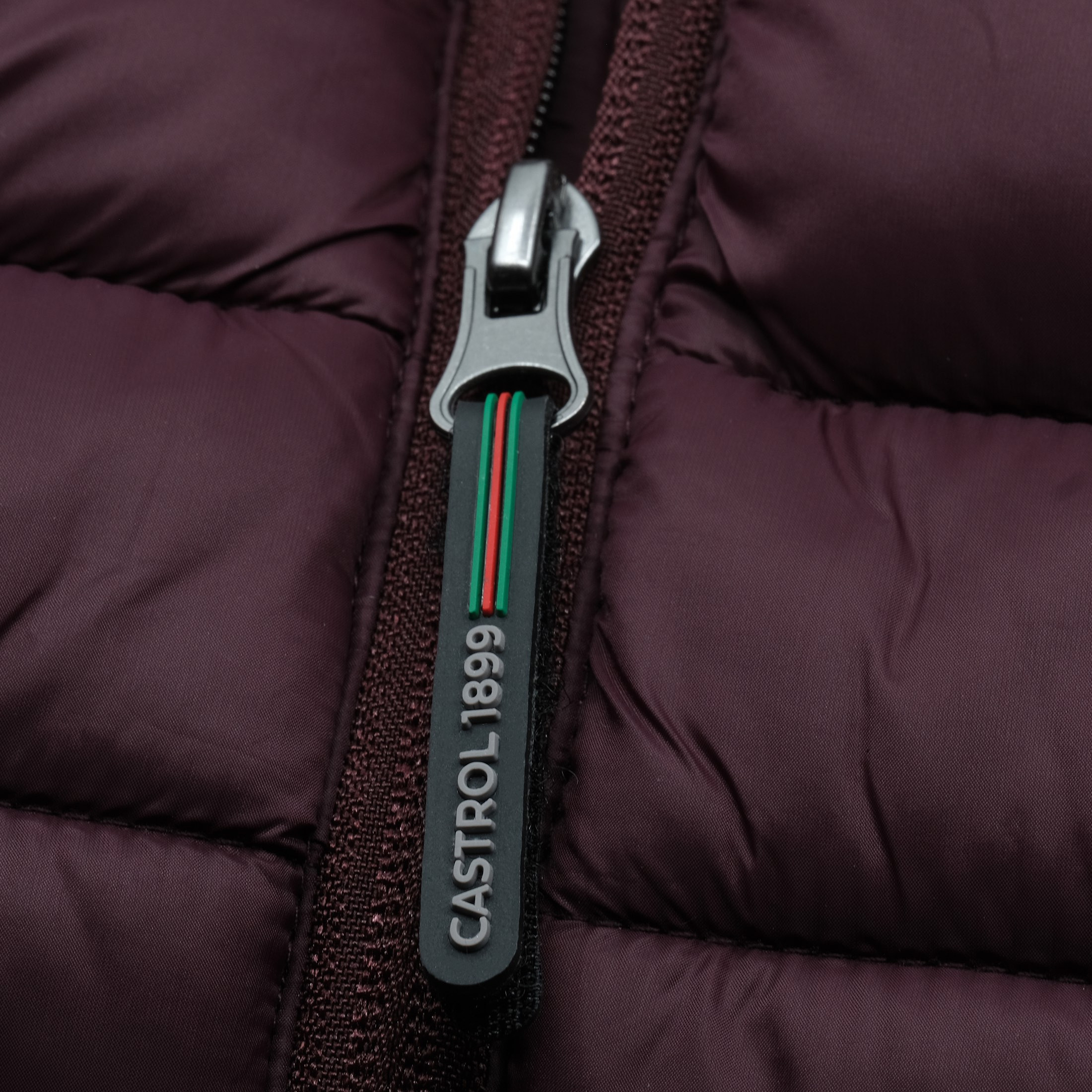 Strato Puffer Vest :: Burgundy